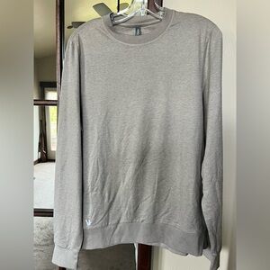 Vuori Ponto Performance Crew. Men’s Size Medium. Dark Salt Heather